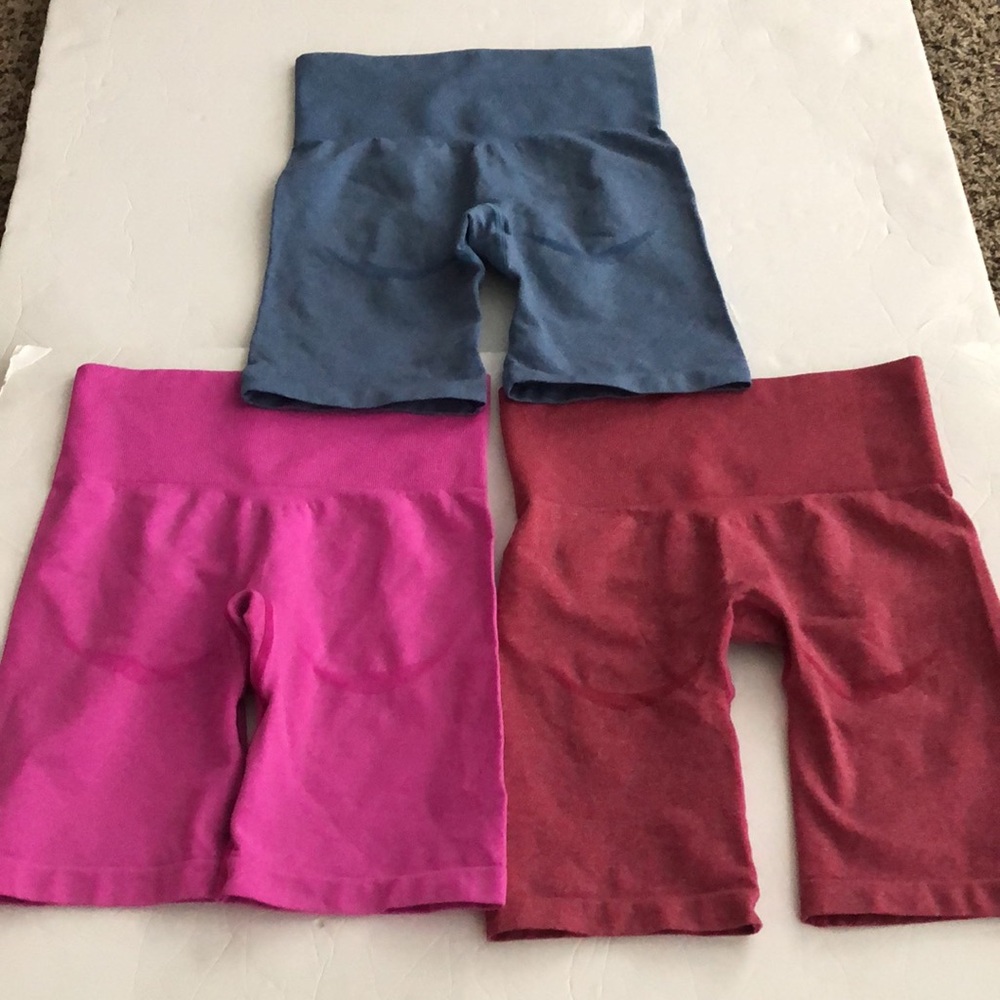 Women’s Shorts Yoga Athletic Unbranded SZ XS Bundle of 3 Pink Blue Rust like new - Picture 6 of 8